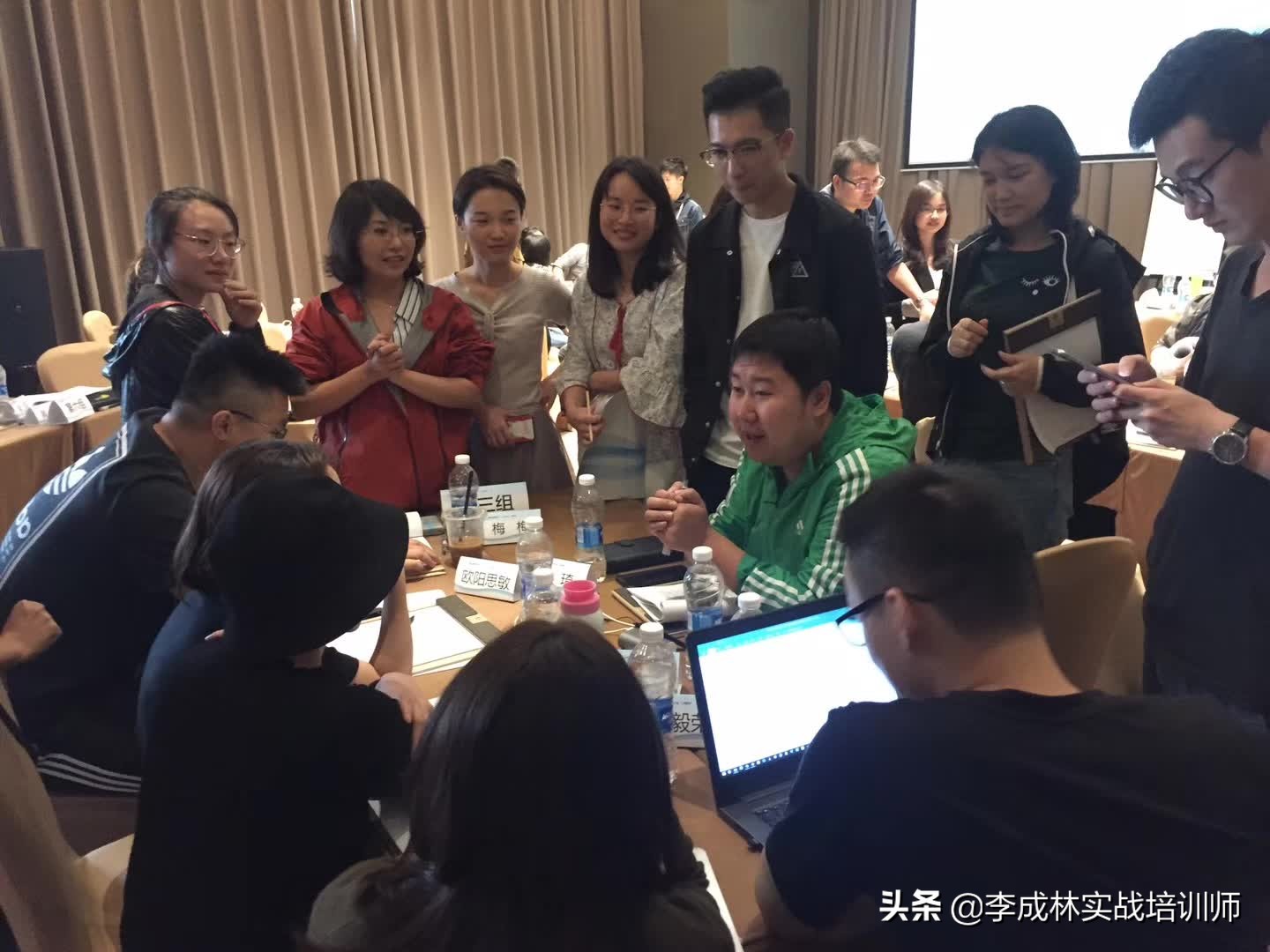 李成林给汽车之家进行第二期《商务谈判》课程