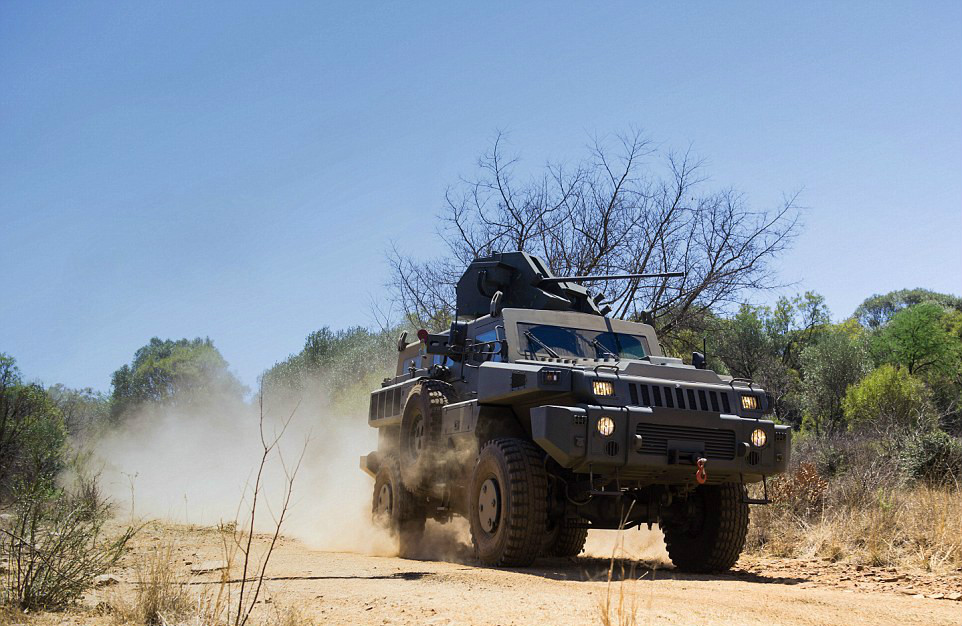 不可阻挡的"陆地航母",南非派拉蒙"掠夺者"防雷装甲车
