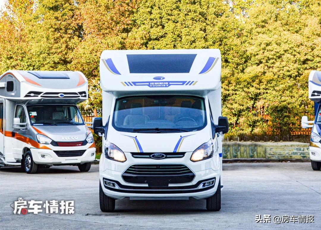 新款福特全顺房车，2.0T+6AT好开又舒服，一家4口玩得爽