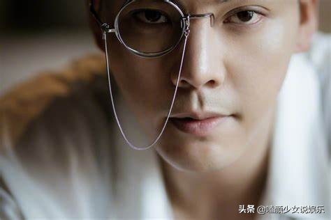 眼镜杀也挑人！这11位男星，有人戴上气质飙升，有人秒变七老八十