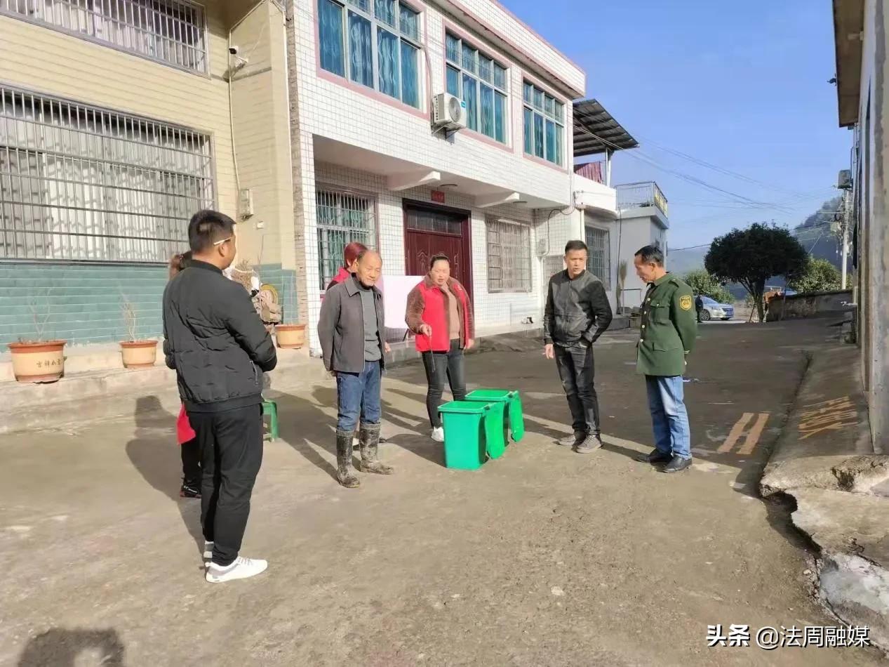 澧县码头铺镇妇联：美家美妇新时尚 垃圾分类巾帼行