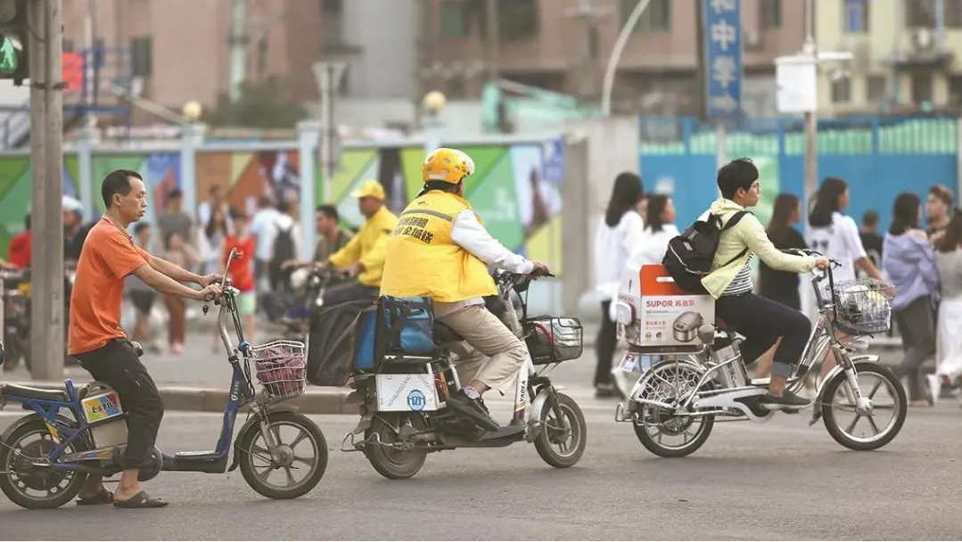 电动二轮/三轮/四轮车主注意，这3种违规车上路，将被罚款、拘留