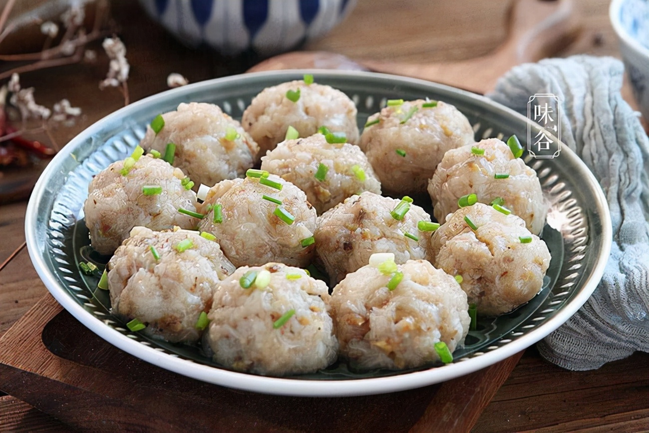 入冬后要多吃这菜，上锅一蒸就能吃，清淡爽口又开胃，孩子吃得香