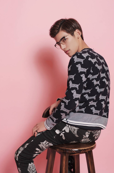 制片人/编剧/主演:张宸溢该片的导演王腾飞经验丰富