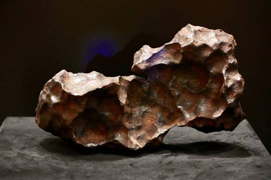 《流浪地球》电影主题展在京开启 世界级精品陨石助力探索宇宙奥秘