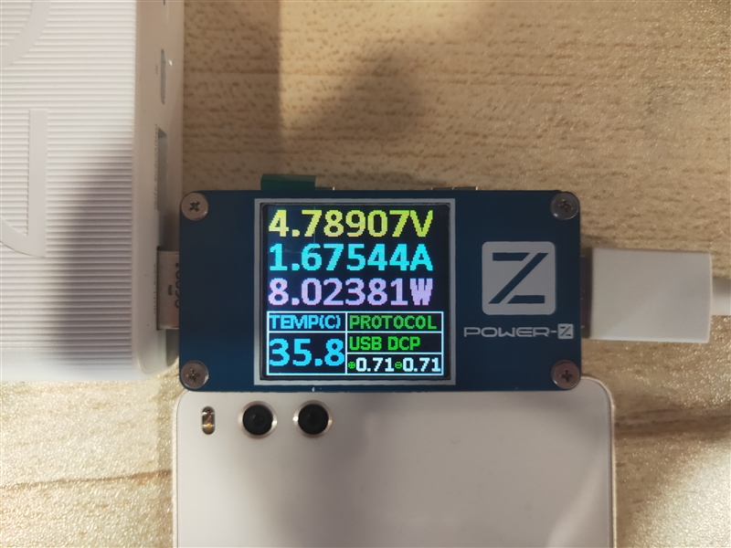 20000mAh+18W雙向快充 榮耀移動電源2評測：三部手機(jī)+一部平板 全家吃到飽