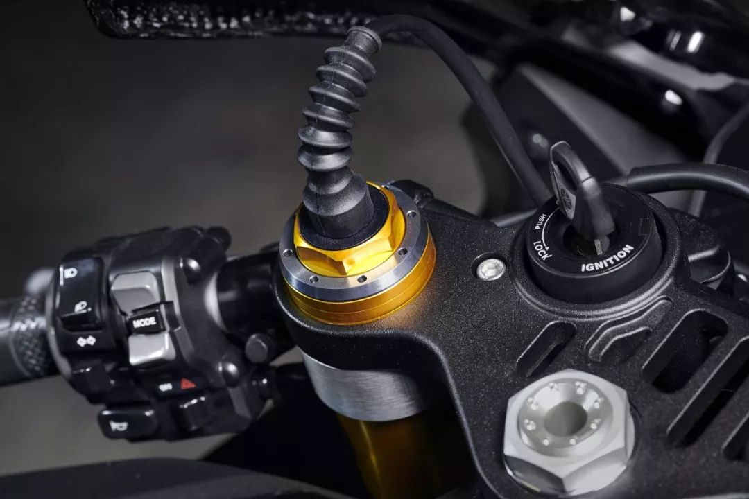 雅马哈突然发布2020 YZF-R1/R1M，改款幅度低于预期……