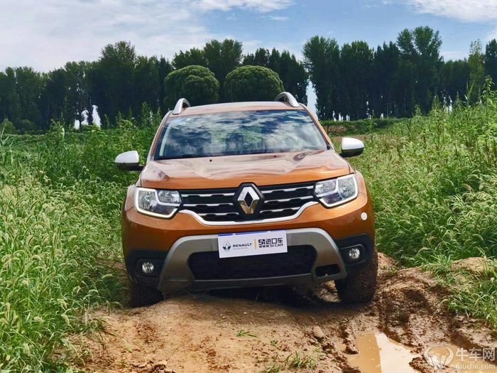 16万就能买到进口的硬派SUV？试驾雷诺Duster冒险家