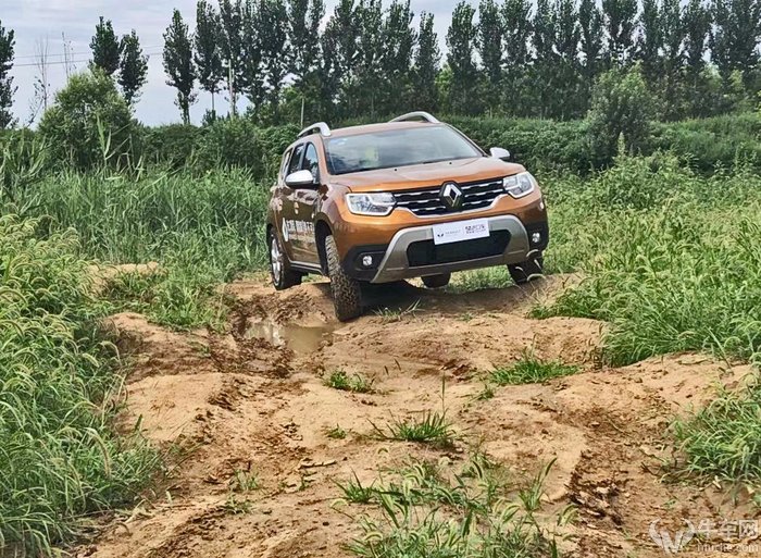 16万就能买到进口的硬派SUV？试驾雷诺Duster冒险家