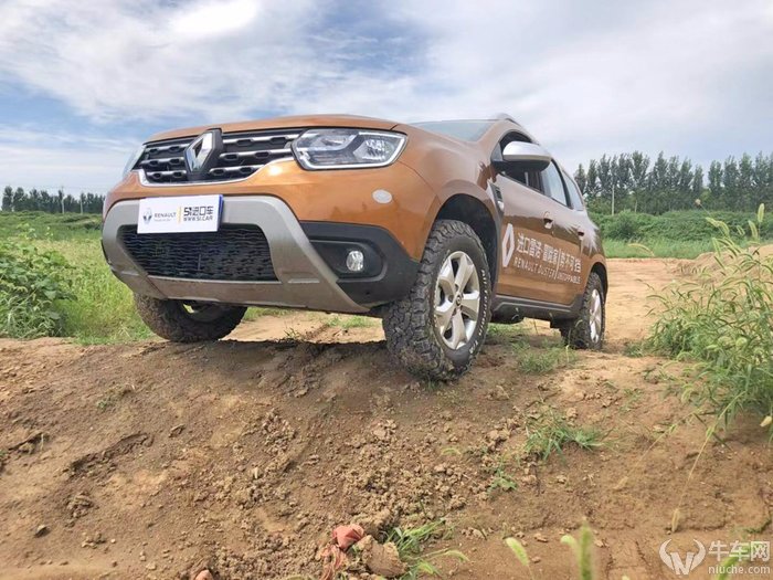 16万就能买到进口的硬派SUV?试驾雷诺Duster冒险家