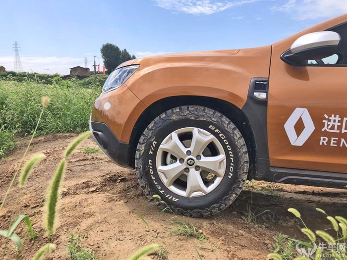 16万就能买到进口的硬派SUV？试驾雷诺Duster冒险家