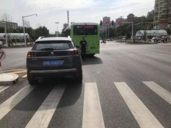 左转车道可以掉头吗？交警一句话解决新手司机的顾虑
