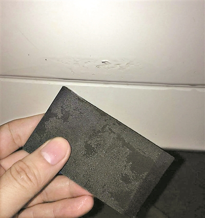 用补漆笔修复刮痕能省几百元?试试看……