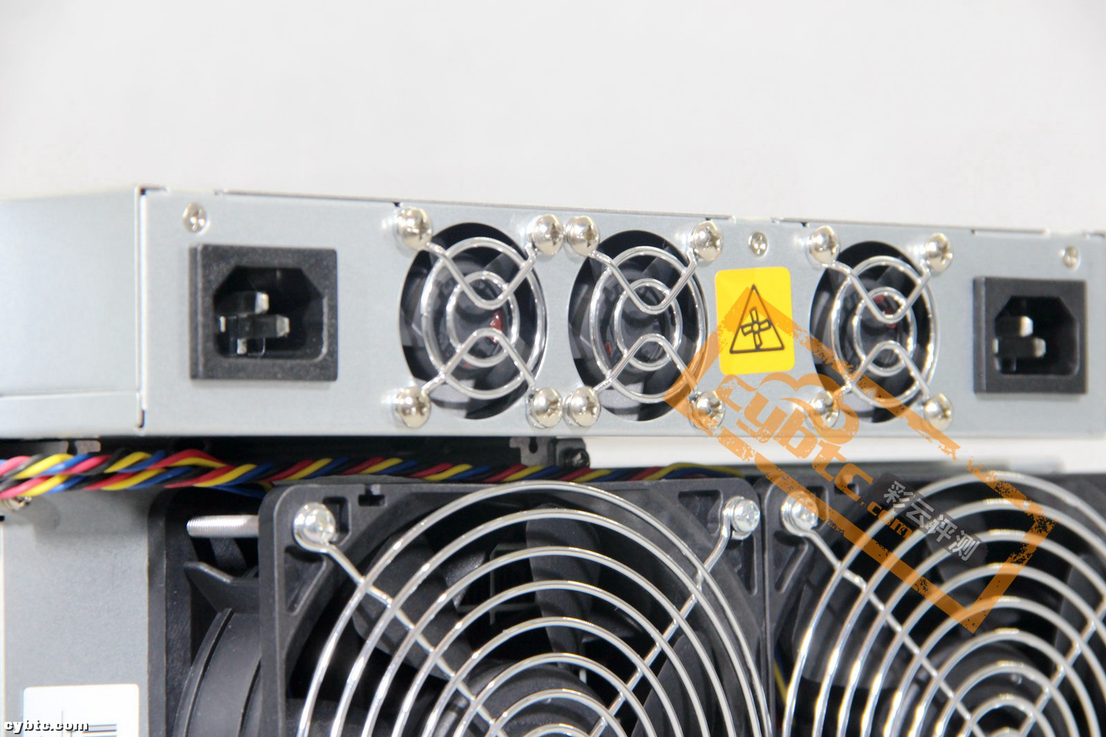 彩云评测 | 比特大陆旗舰比特币矿机蚂蚁S17+ 76T