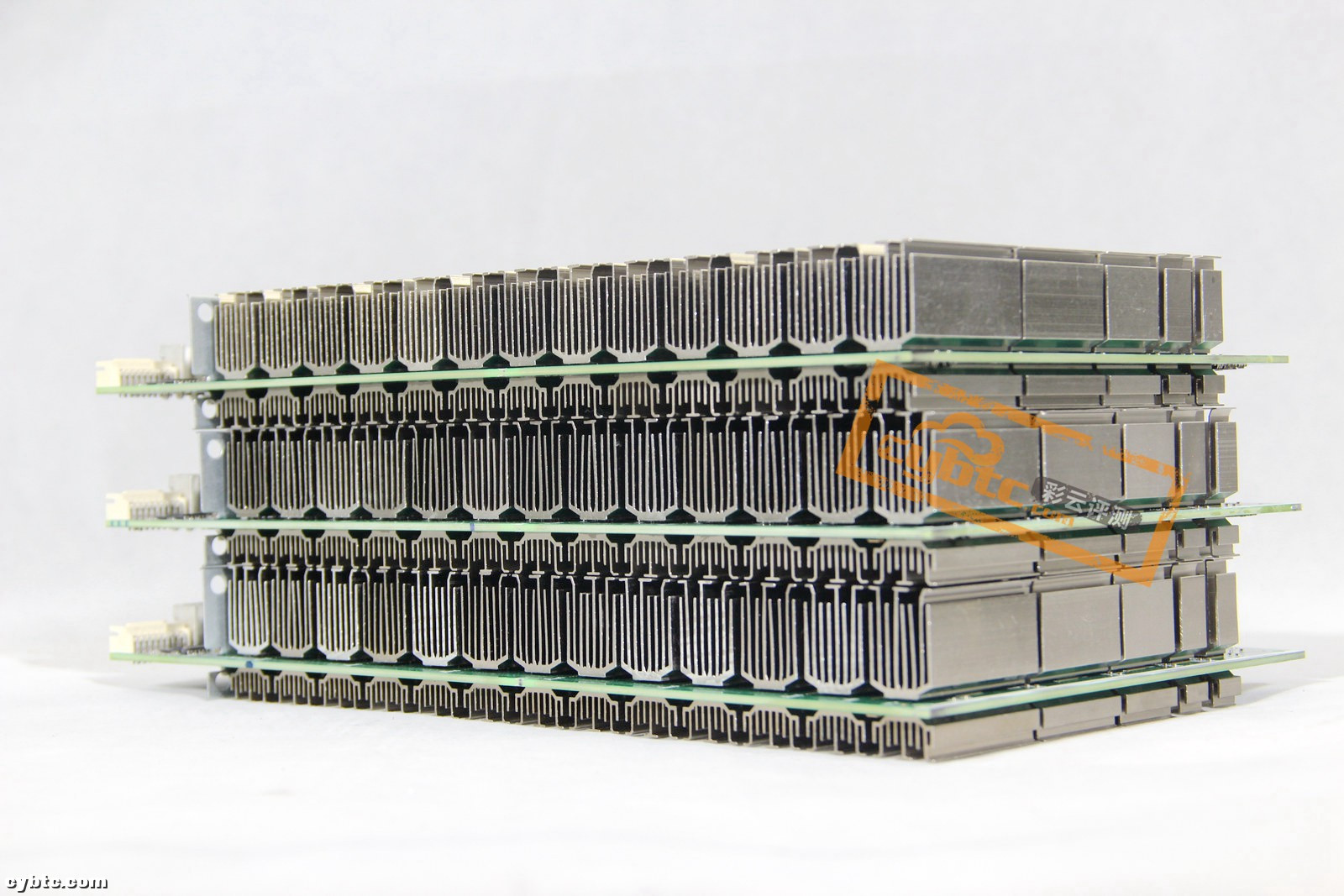 彩云评测 | 比特大陆旗舰比特币矿机蚂蚁S17+ 76T