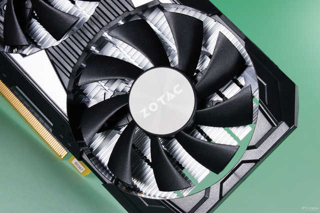 还叫GTX 1650它智商检测卡你就太凹了！换用新显存性能猛增