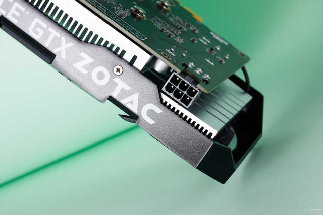 还叫GTX 1650它智商检测卡你就太凹了！换用新显存性能猛增