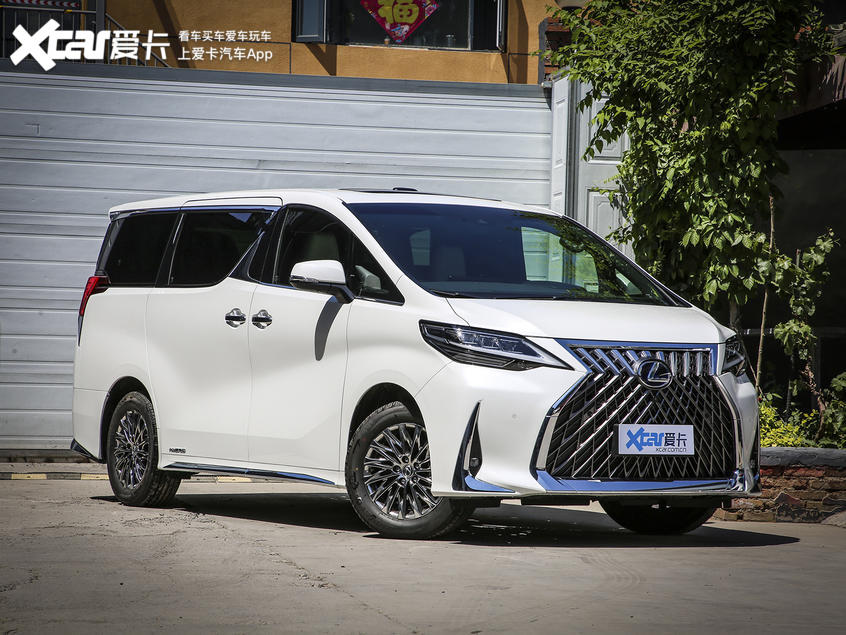 加价钱够再买辆埃尔法 体验雷克萨斯LM