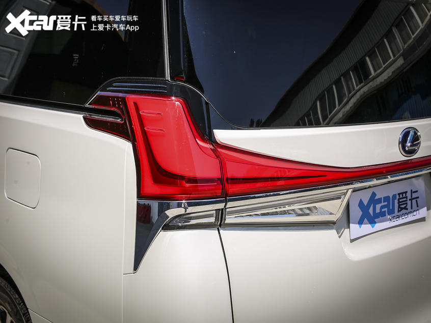加价钱够再买辆埃尔法 体验雷克萨斯LM
