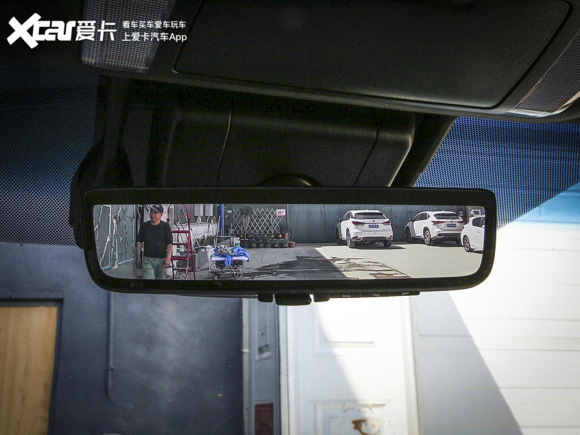 加价钱够再买辆埃尔法 体验雷克萨斯LM