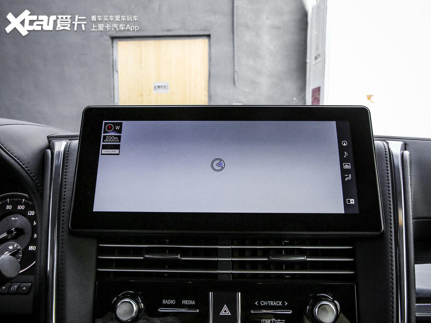加价钱够再买辆埃尔法 体验雷克萨斯LM
