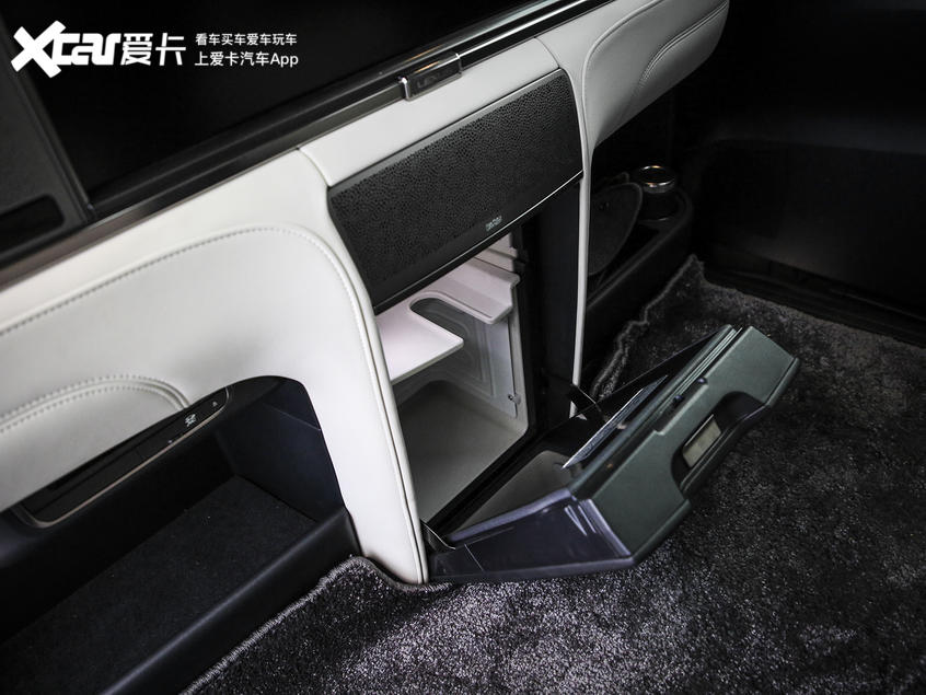 加价钱够再买辆埃尔法 体验雷克萨斯LM