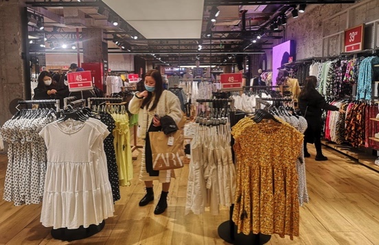 Zara姊妹品牌悄然撤离 快时尚黄金时代一去不返