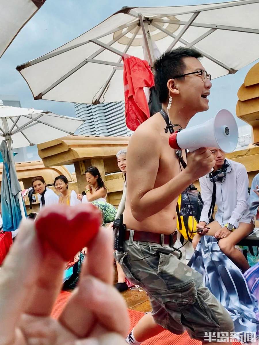 五连版聚焦丨挑战成功！半岛女记者游进吉尼斯，完成世界最大规模水下人鱼秀！背后故事揭秘