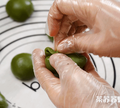 这道青草糍粑拍照发到朋友圈，都在夸我厨艺高