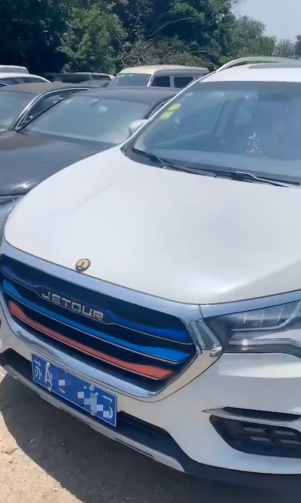 全网为他点赞！“南京胖哥”好友：他的车没被撞，他下车是见义勇为