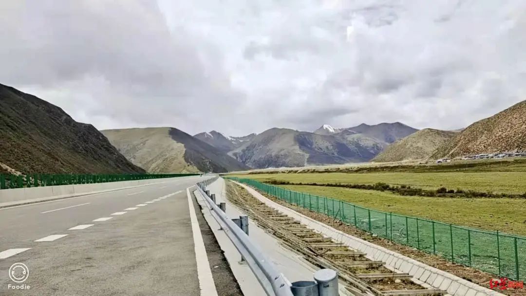 沿着高速看中国｜绝美林拉公路带来好生意，四川小伙给藏族同胞送家电