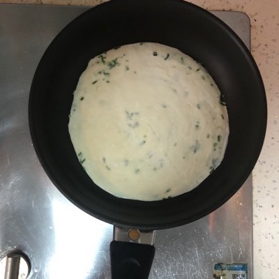 这道十分钟健康早餐之酱香鸡蛋手抓饼，最适合宝宝吃