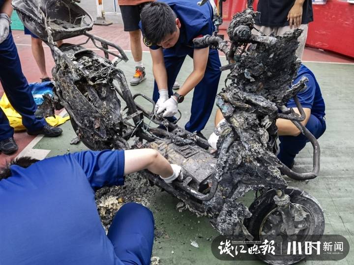 电瓶车起火｜火调正在进行：出事电瓶车买了2年多，起火与锂电池有关，可确定有物质外漏