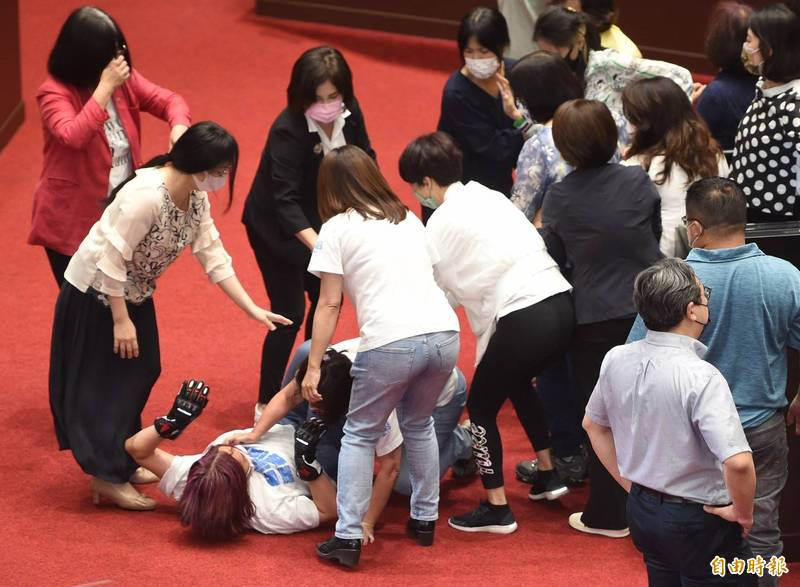 蓝绿“混战”致台“立法院”空转，民众党：一切责任都应归苏贞昌