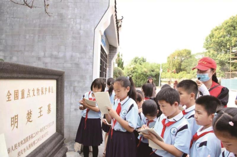 武漢龍泉小學(xué)怎么樣?在戶外開鄉(xiāng)土課程(圖1) 武漢龍泉小學(xué)怎么樣?在戶外開鄉(xiāng)土課程(圖1)