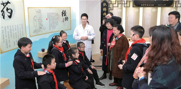 重大主题教育进课程教材的“中医样本”——来自全国中医药文化教育进校园工作的报告