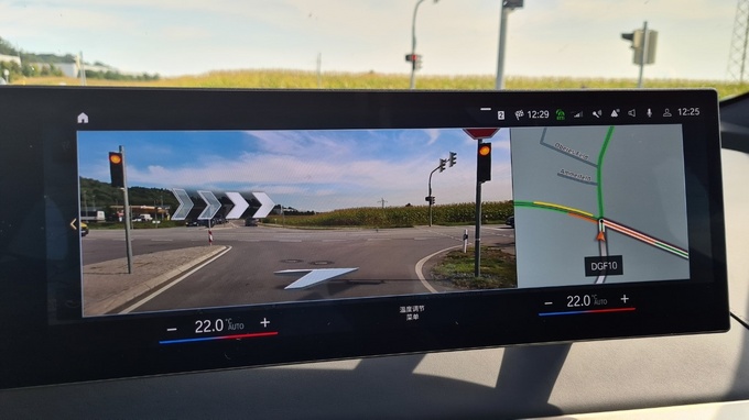 宝马iX电动SUV+宝马i4电动轿跑车全球首试！还是那个熟悉的BMW