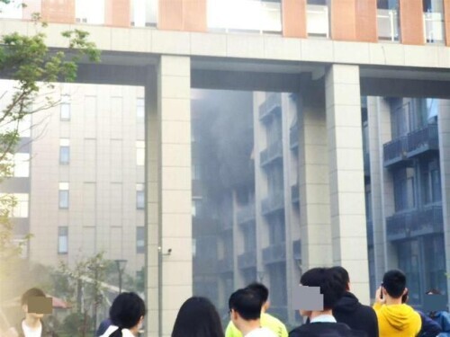 南航大实验室爆燃 有学生持水枪救火时被明火吞没