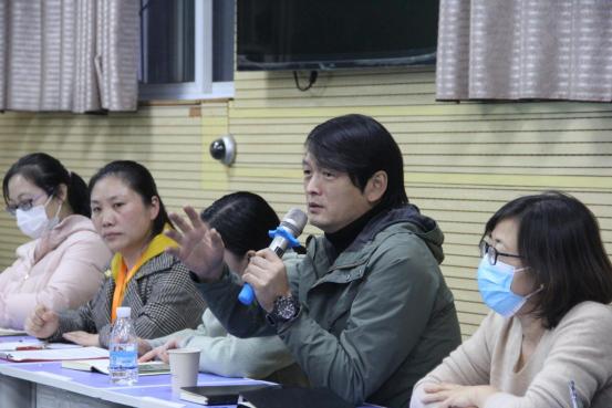 二七區(qū)幸福路小學(xué)家校攜手探討“雙減”(圖1)