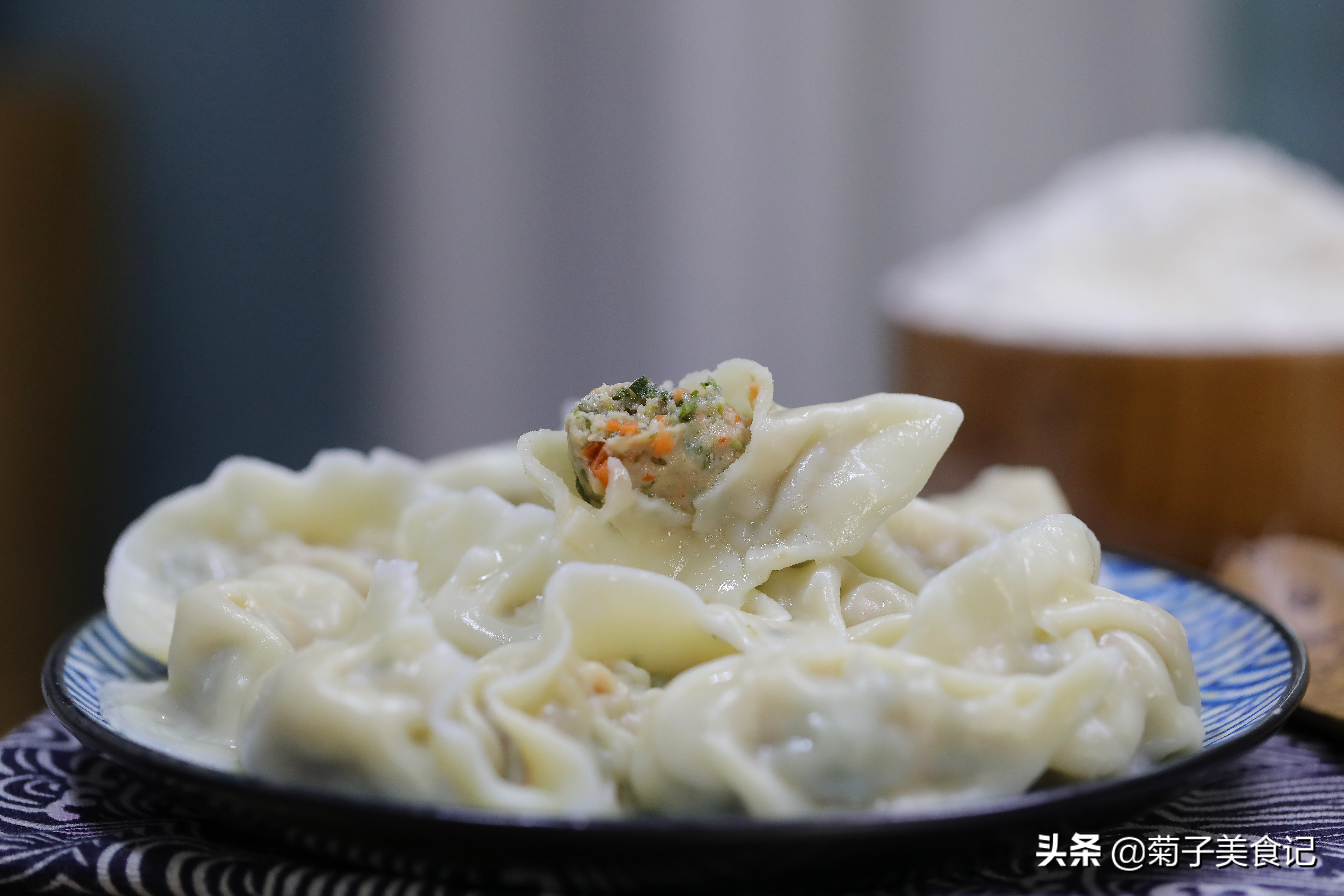 野生天然荠菜，包成水饺比韭菜馅还香，调馅技巧学起来，值得收藏
