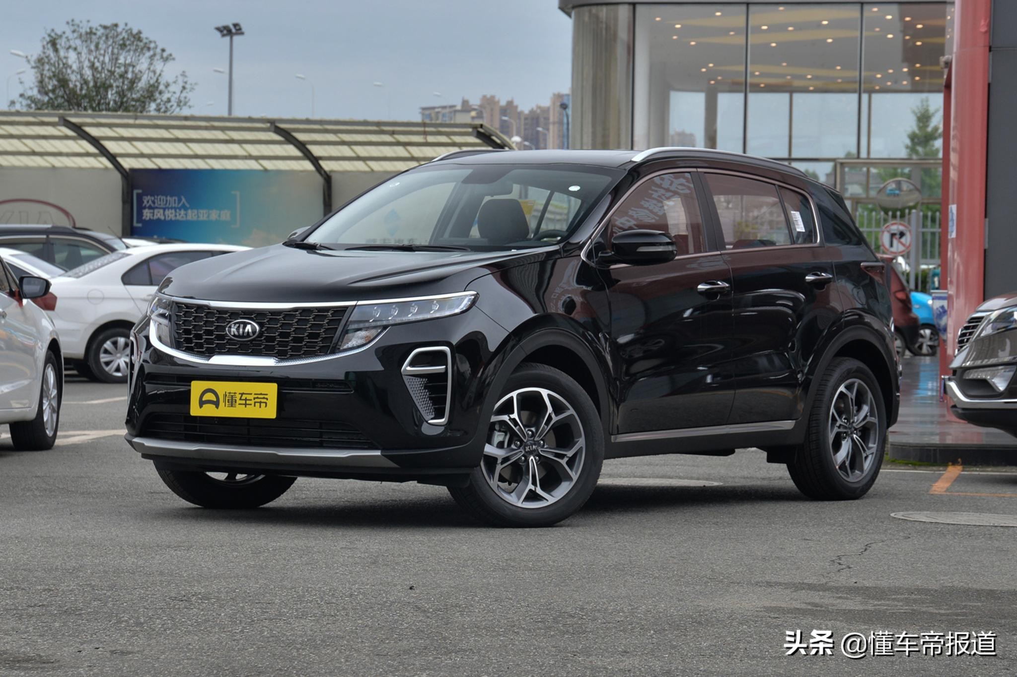 新车 </p><p>　　 设计师用力过猛还是真香？起亚新一代Sportage疑似官图曝光