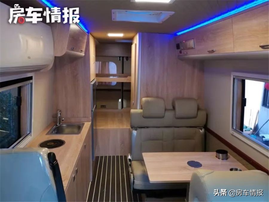 20万出头国六校车底盘房车安全可靠，超大空间3张床，C2本能开