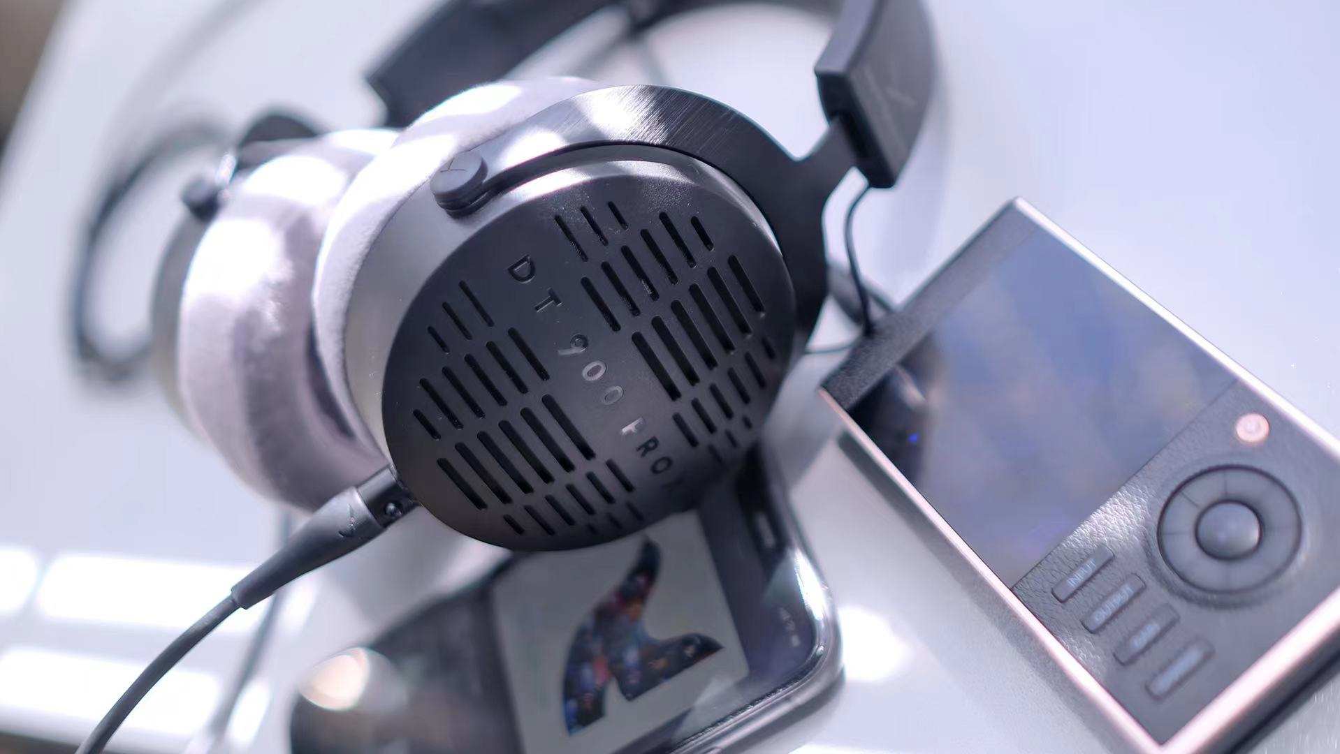 3000预算选耳机，HIFIMAN Edition XS 还是拜雅 DT 900 PRO X ?
