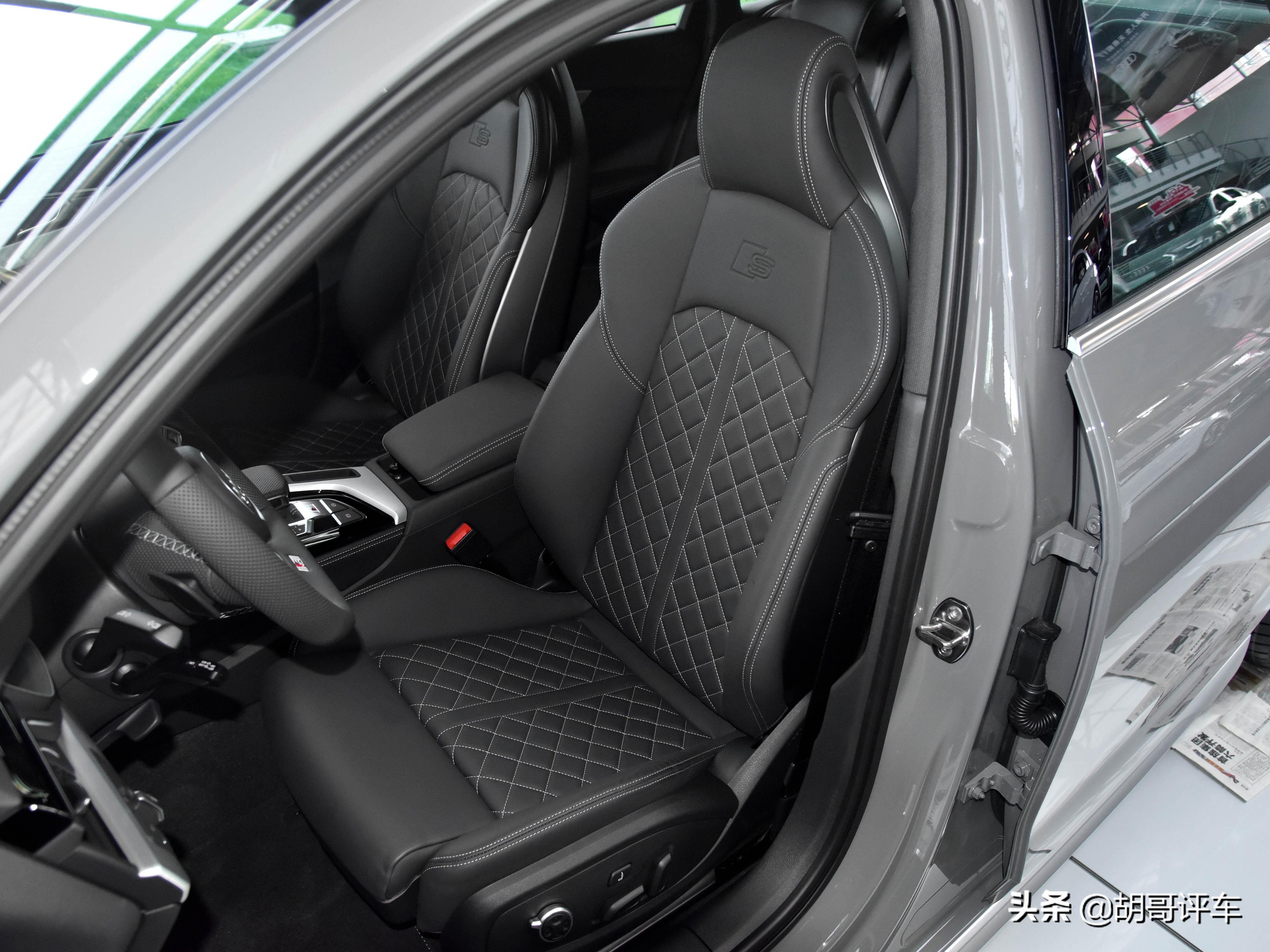 零百4.7s，外观时尚，动力凶猛，轴距超2米8，实拍奥迪S4