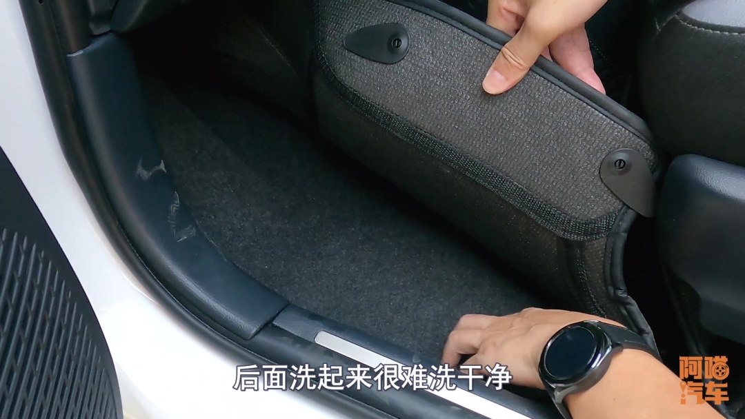 買新車自己一定要加裝這些配置，老司機強烈推薦，誰用誰好