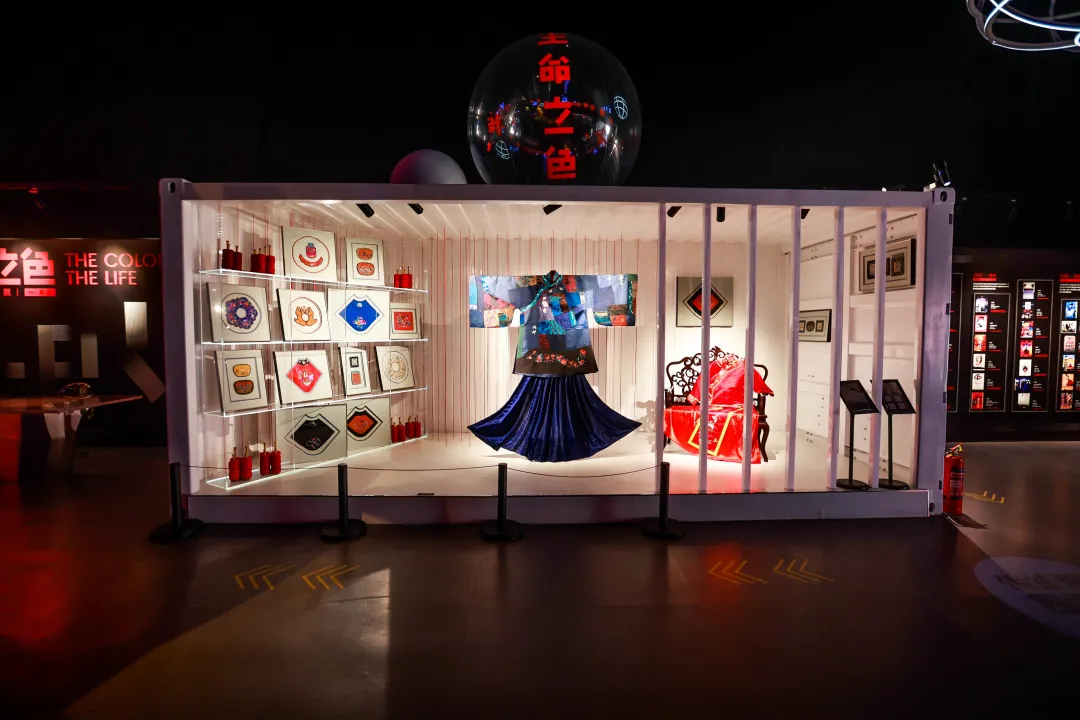 生命之色电影装置艺术展带你走进奇幻世界