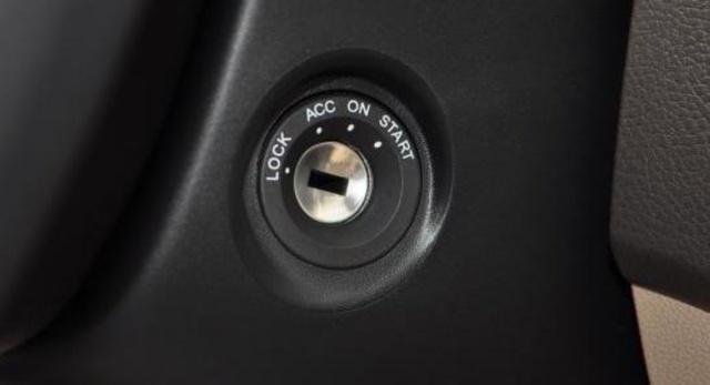 你真的会开自动挡？你可能连起步就错了，这才正确起步方式