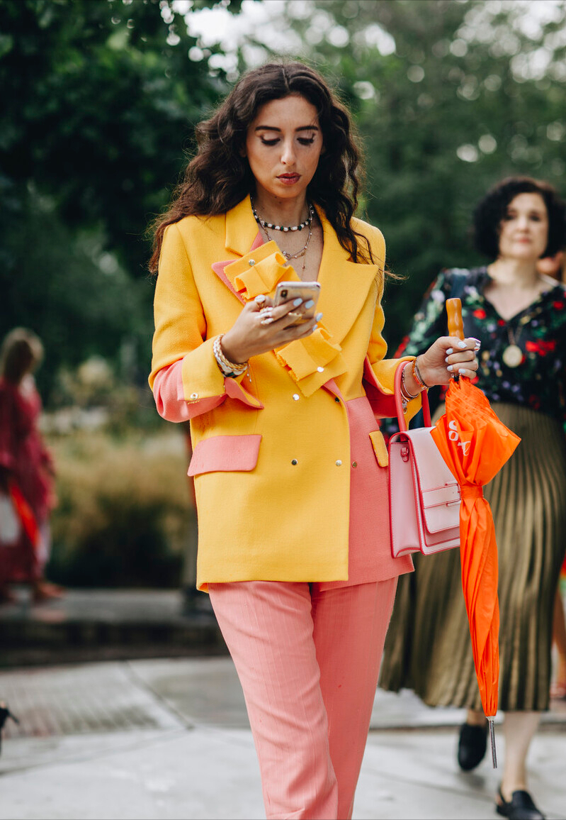 穿衣不懂“配色”？必输！3色搭配法+4套配色方案，简单一学就会