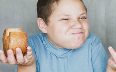 吃饭速度快与慢，哪种方式对肠胃最好？很多人的吃法做法都有问题