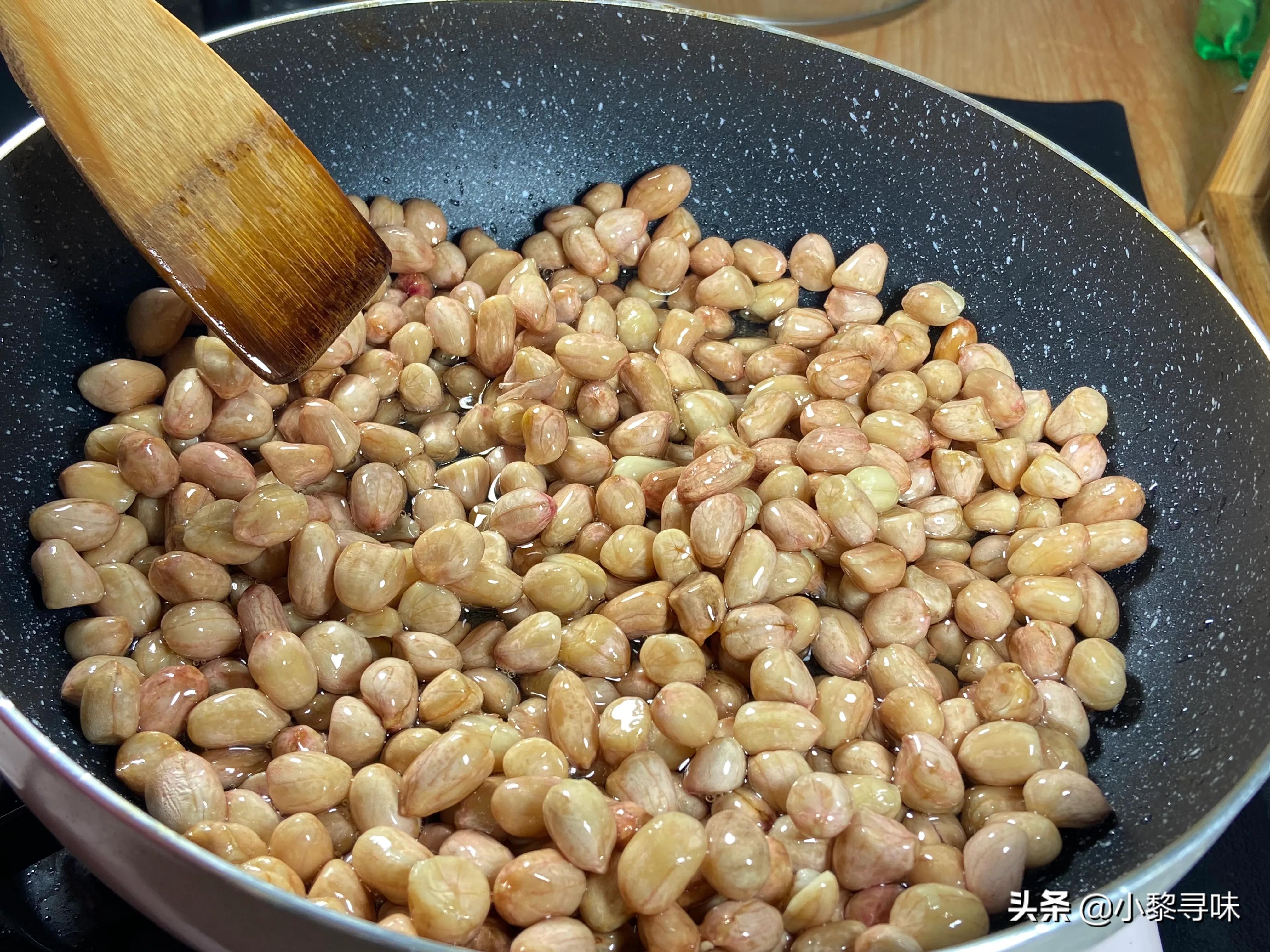 今天才知道，炸花生米别先放油了？教你一招，花生米粒粒嘎嘣脆